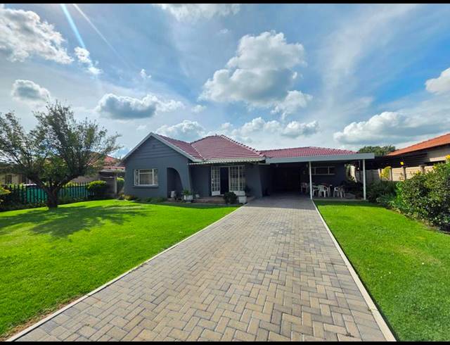 2 BEDROOM HOUSE FOR SALE IN THREE RIVERS